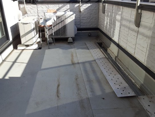 ベランダの汚れ